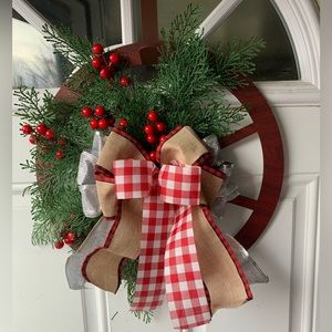 “WWD” Wagon Wheel Wreath  NWT